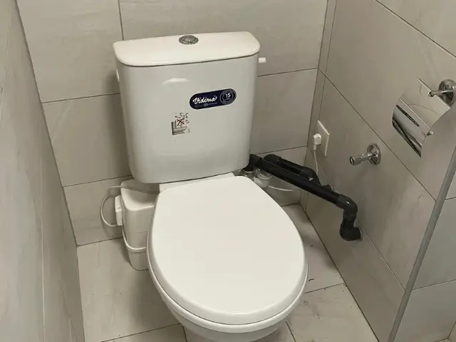 toilet-installation toilet-installation